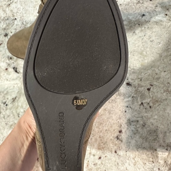 Lucky Brand Wedge Booties size 6.5 NIB - Picture 3 of 5